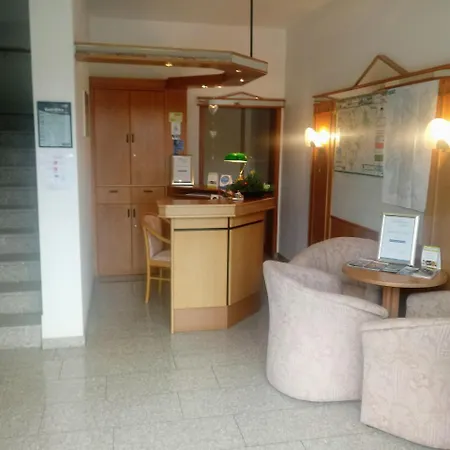 Phv Garni Hotel *