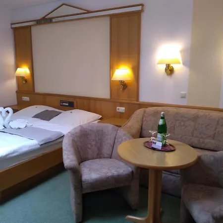 Phv Garni Hotel Vollersode