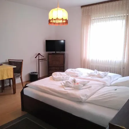Hotel Phv Garni *